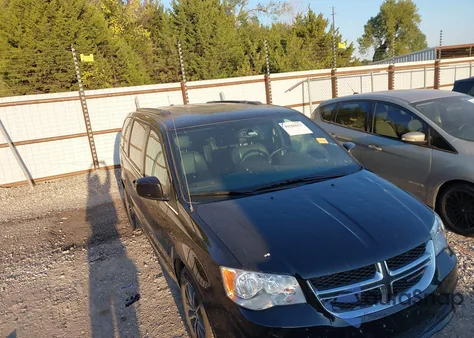 2017 Dodge Grand Caravan Sxt z USA, uszkodzony, nr VIN 2C4RDGCG3HR666641